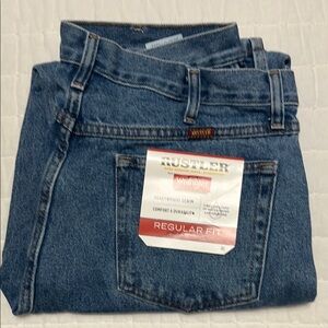 Wrangler Blue Relaxed Jeans Classic Fit